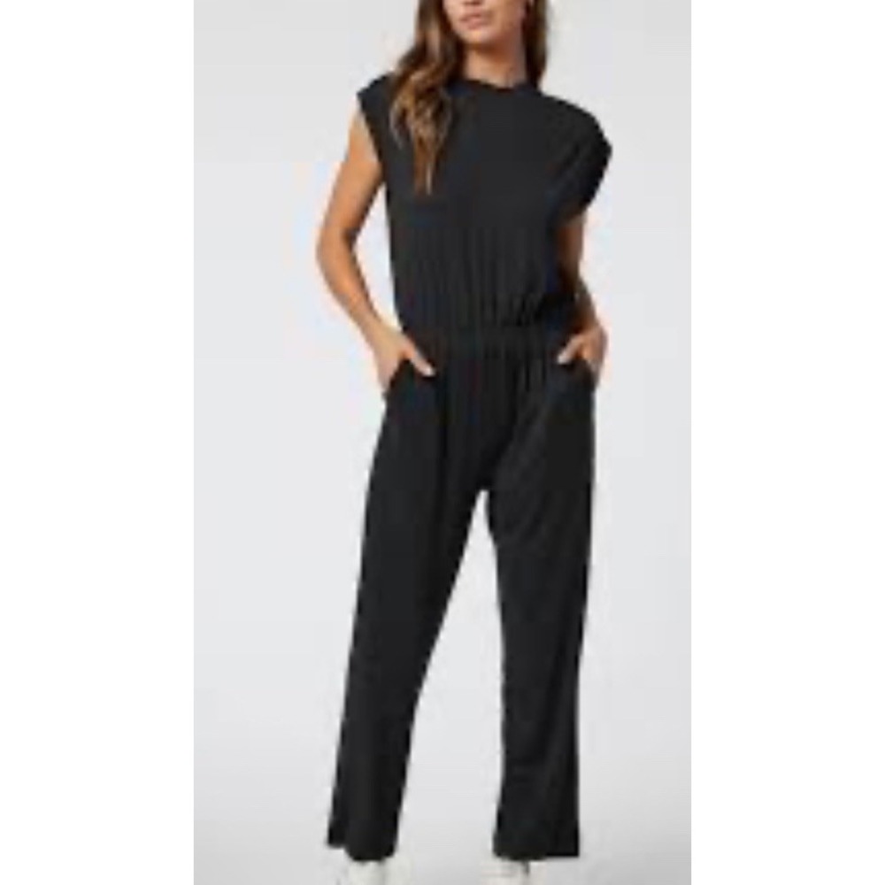 Vuori Women's Short Sleeve Lux Crew Jumpsuit Size L Black